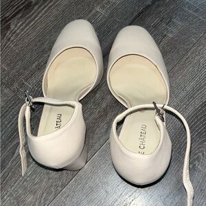 Le Chateau Women's Elegant Cream Heels